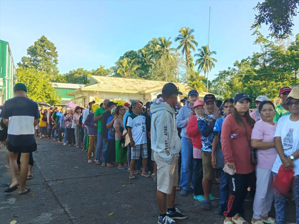 Long queues form for cheap NFA rice in Cotabato