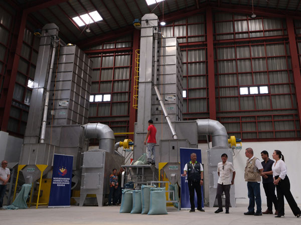 Marcos administration commits to major agriculture overhaul; completes 145 rice processing system by 2025