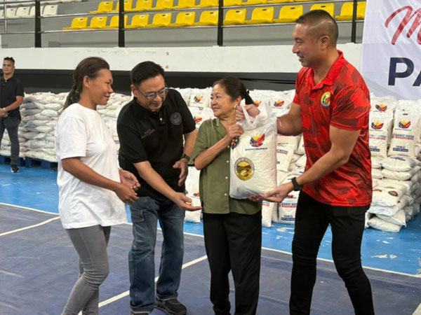 First lady brings rice aid to Muntinlupa